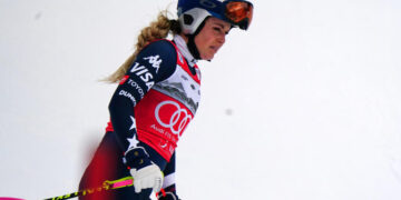 Lindsey Vonn Crashes in Final Downhill Run Before Winter Olympics