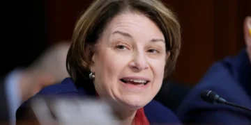 Amy Klobuchar Enters Minnesota Governor Race Amid Federal Immigration Actions